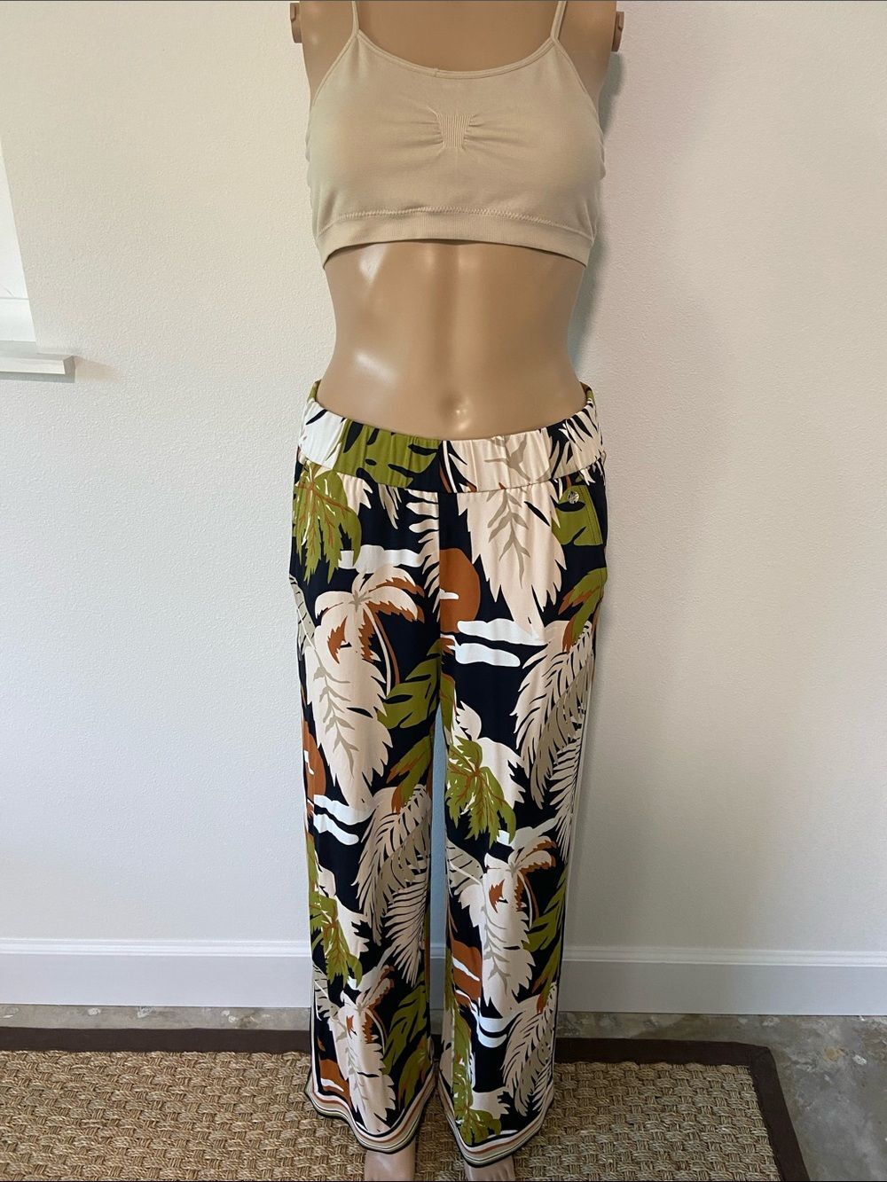 Marc Cain Olive & Black Tropical Wide-Leg Pants Sz 6-8